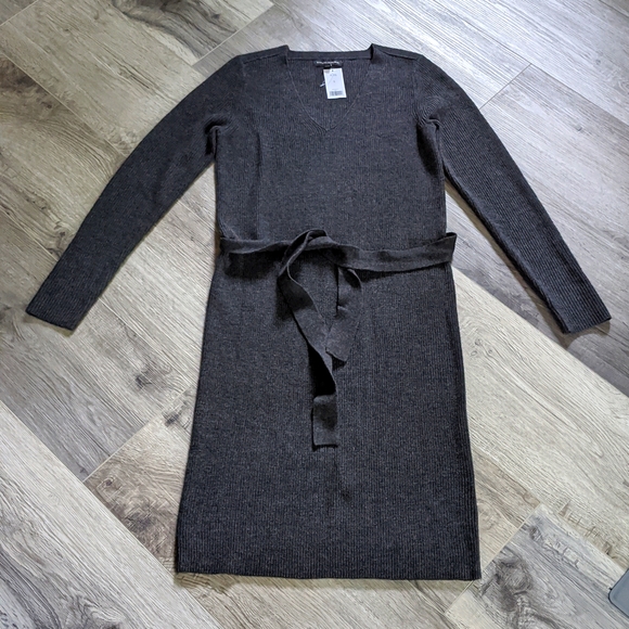 Banana Republic Dresses & Skirts - BANANA REPUBLIC SWEATER DRESS